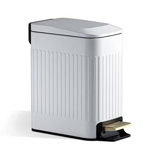 CEROELDA Small Bathroom Trash Can by WelcometoCEROELDA