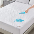 BEDLORE Waterproof Mattress Protector, California King Size Noiseless Mattress by Bedlore