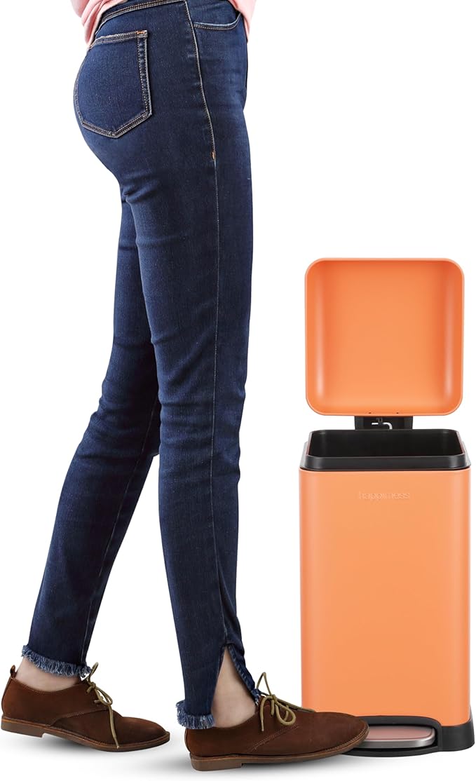 happimess HPM1012K Betty Retro Mini 3.2-Gallon Step-Open Trash Can, Carrot Cake - Image 5