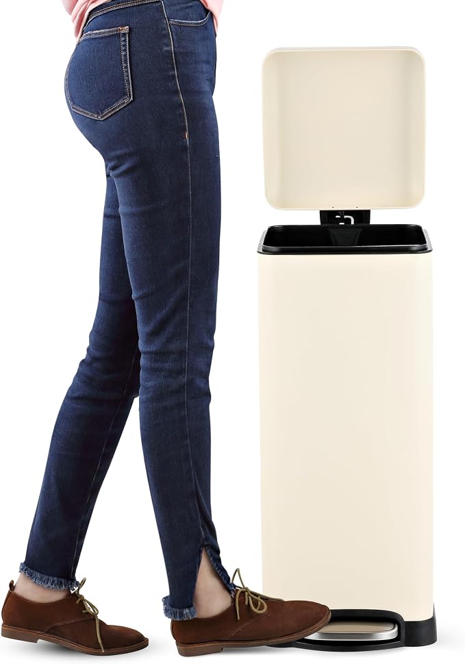 happimess HPM1007F Betty Retro 8-Gallon Step-Open Trash Can - Image 4