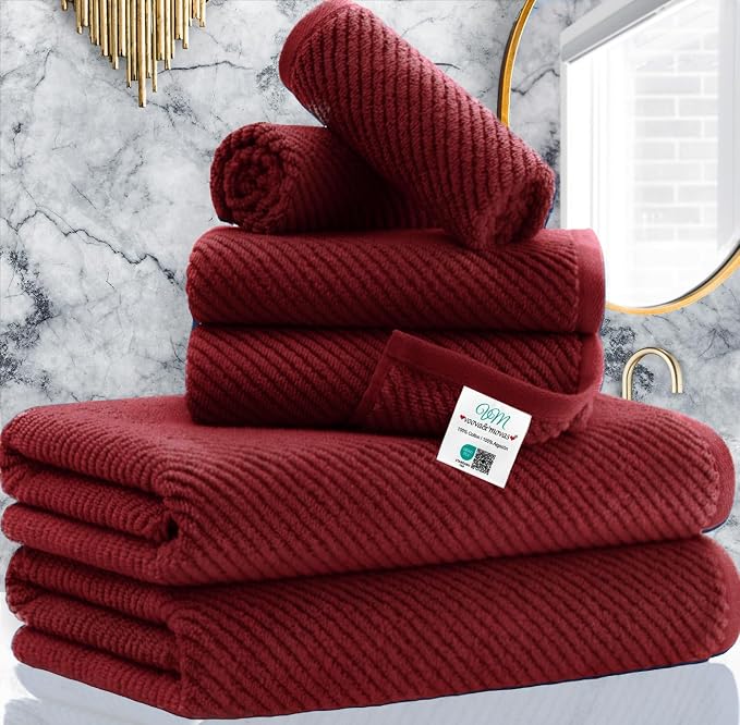 VOOVA & MOVAS Burgundy Towel Set by VOOVAMOVAS
