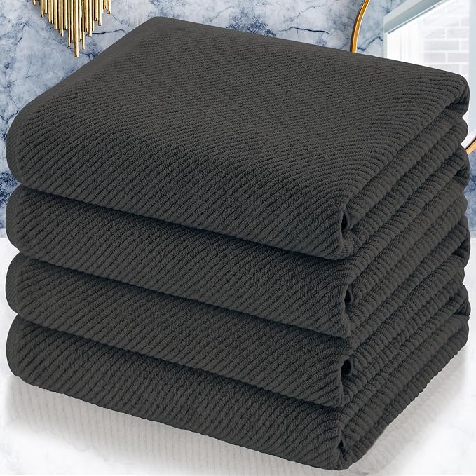 VOOVA & MOVAS Grey Bath Towels by VOOVAMOVAS