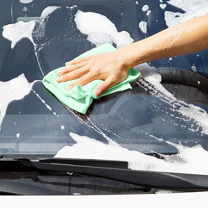 Amazon Basics Microfiber Cleaning Cloths, Ultra Soft and Absorbent, Free from - Image 4