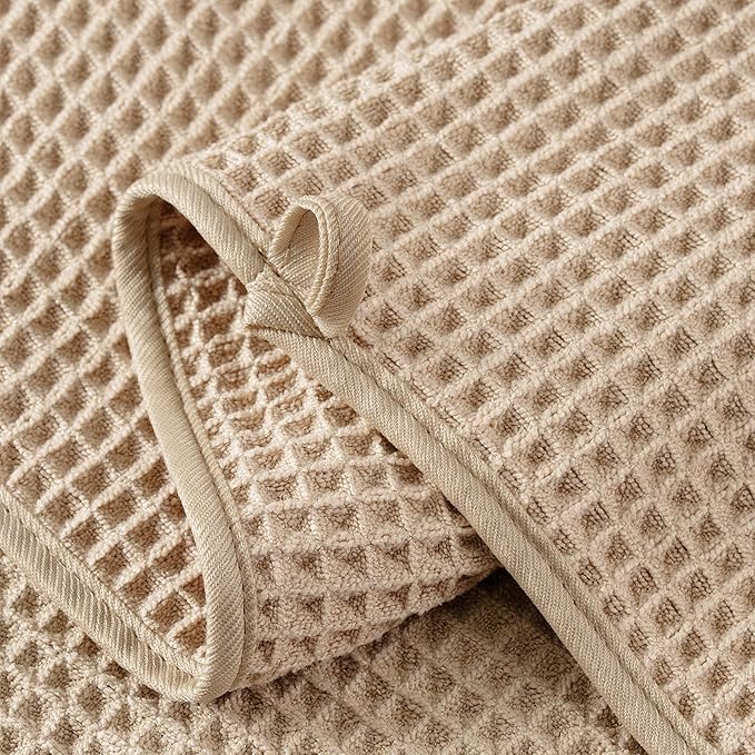 Microfiber Waffle Face Towels, 2 Pieces, Fast Drying, Lint Free - Image 3